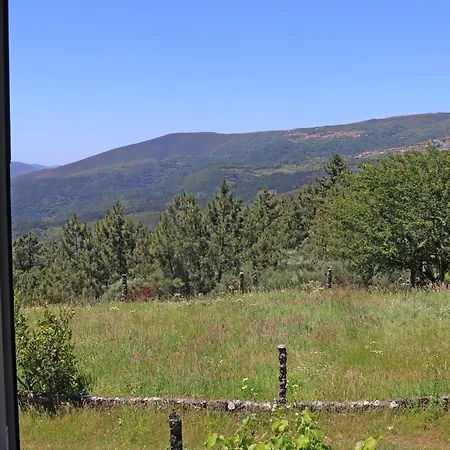 Casa Do Monte 2 카스트로다이레